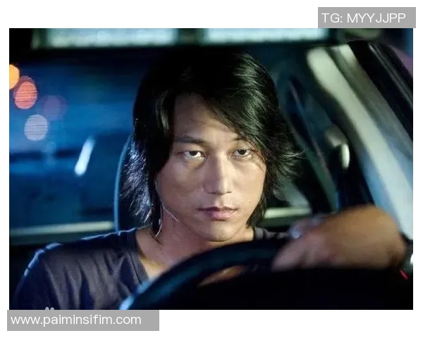 《足球巨星挑战之夜：激情对决与明星跨界竞技》